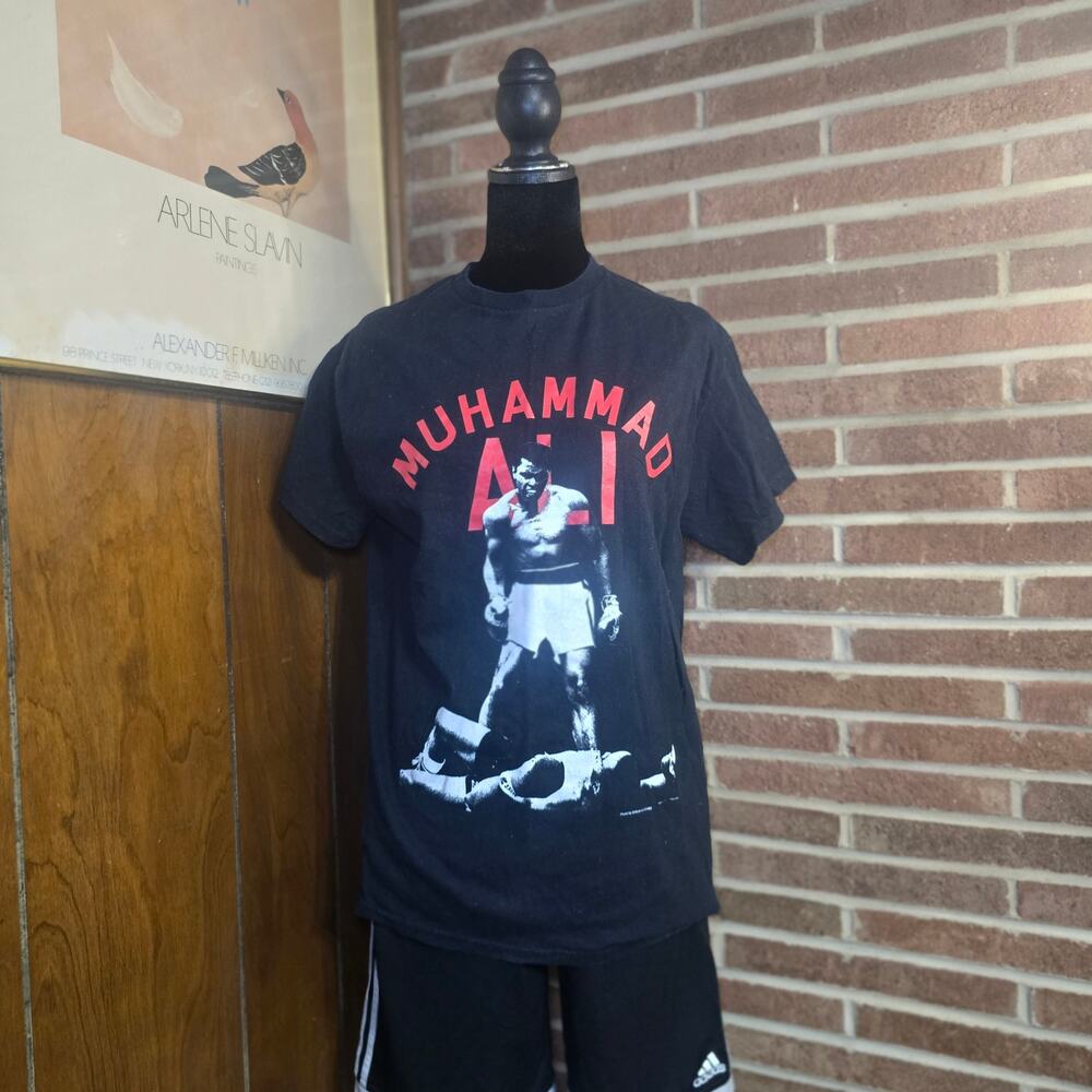 Muhammad Ali "The Greatest" 1965 Knockout Graphic Tee Black